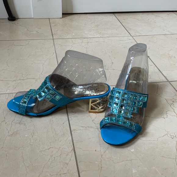 Shoes - New - Trendy Rhinestone Slip-on Sandals Shoes - New - Trendy Rhinestone Slip-on Sandals